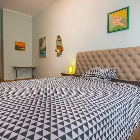 For 8 People Near The Apartment Porec