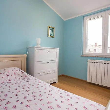 For 8 People Near The Apartment Porec